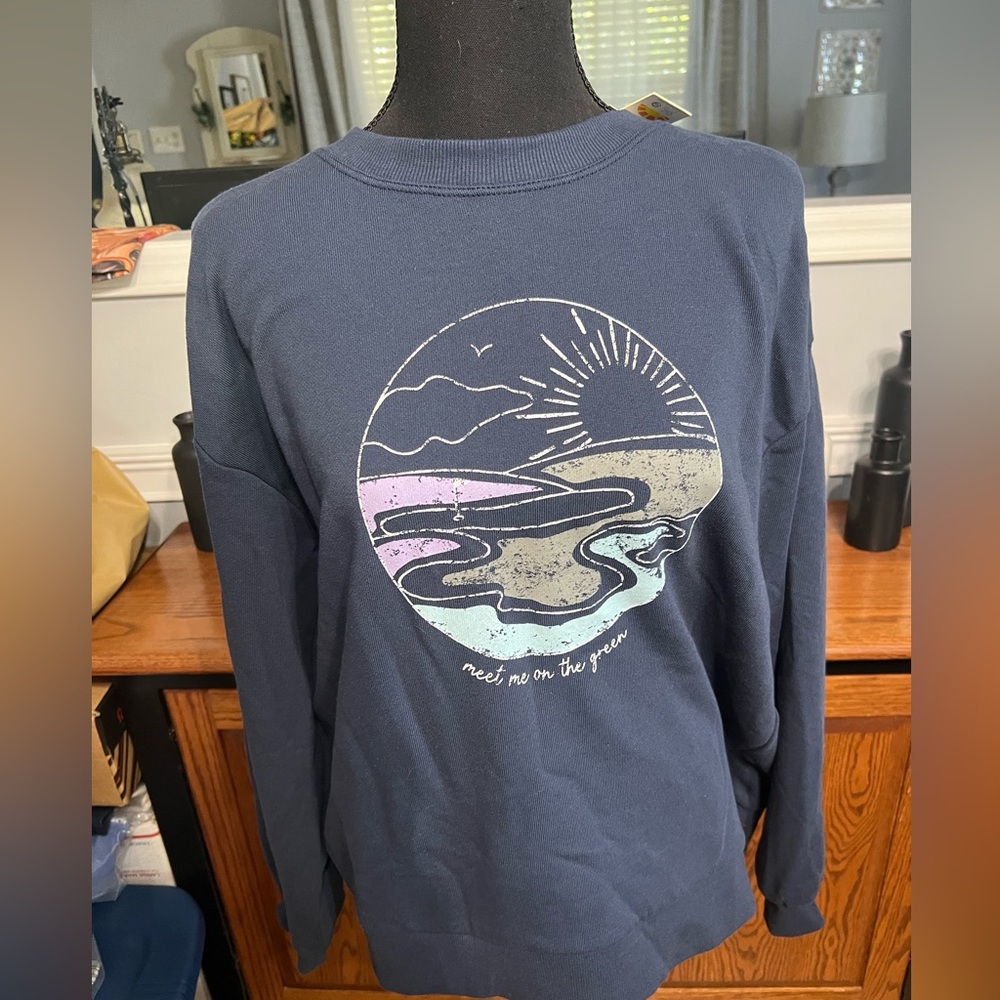 Navy Graphic Sweatshirt “Meet Me On The Green” with Beige Pouch - Picture 3 of 5